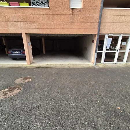 شقة Cozy With Private Parking Wifi لورد