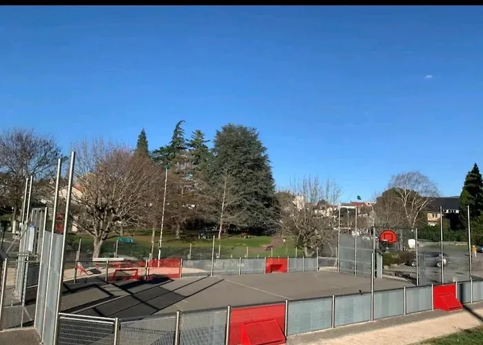 Cozy With Private Parking Wifi Apartament