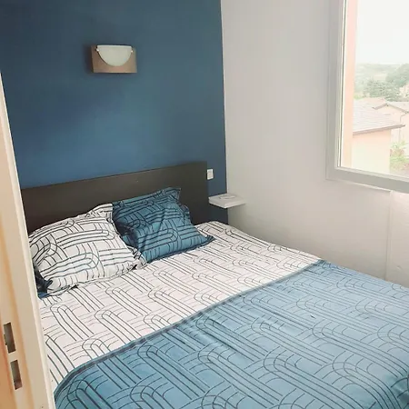 Cozy With Private Parking Wifi Apartmán